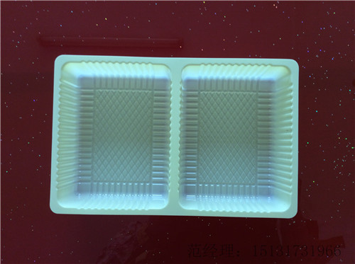 塑料内托里的玻璃制品